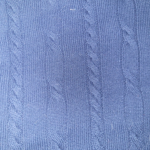 Roundtree & Yorke Navy Cable Knit Sweater - Picture 3 of 4